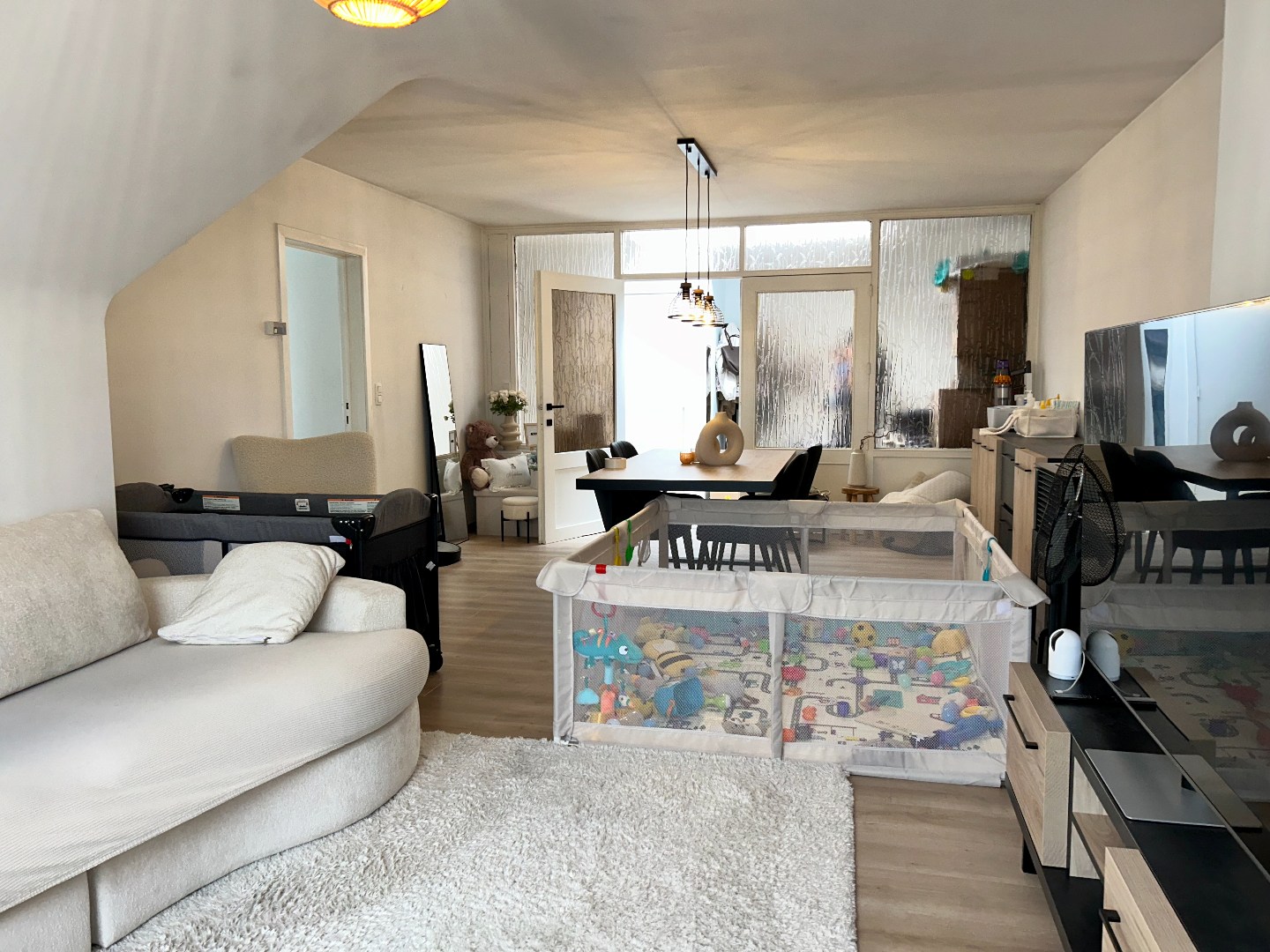 Ruim appartement met 2 slaapkamers en garage 