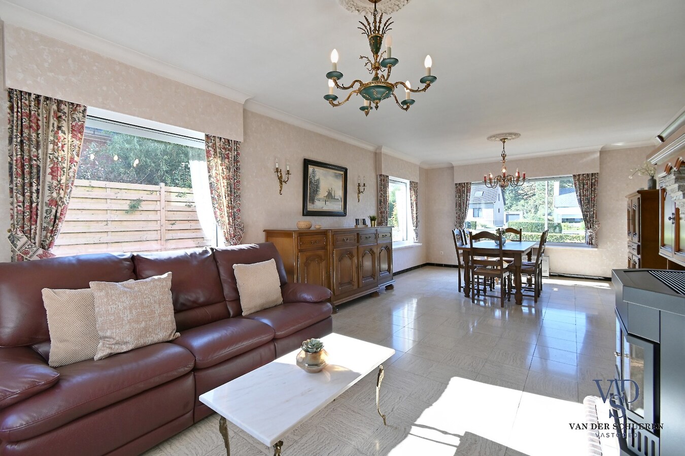 Degelijke Half Open Bebouwing 