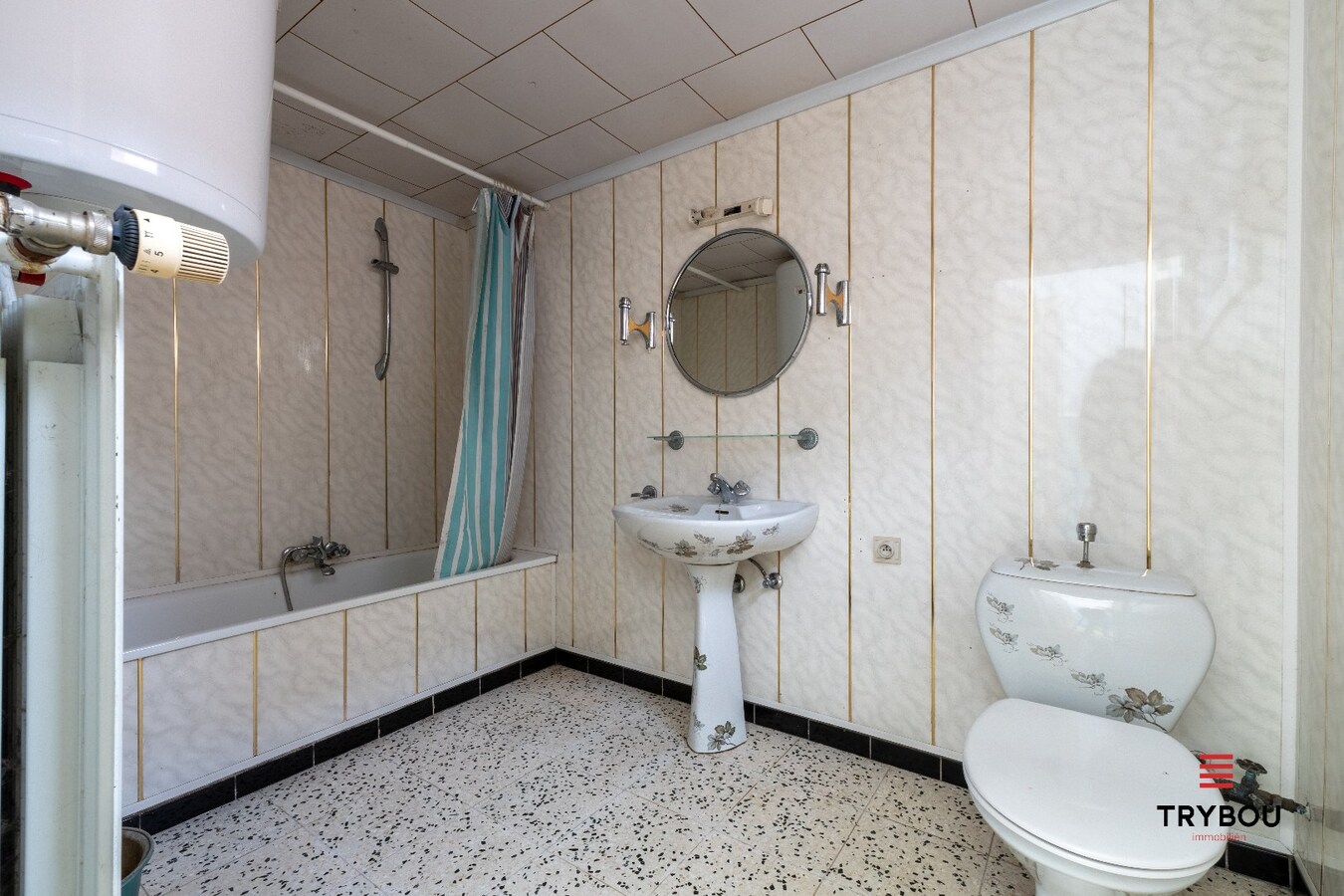 Te koop ; groot perceel, 1126 vierkante meter, met woning te Houthulst 