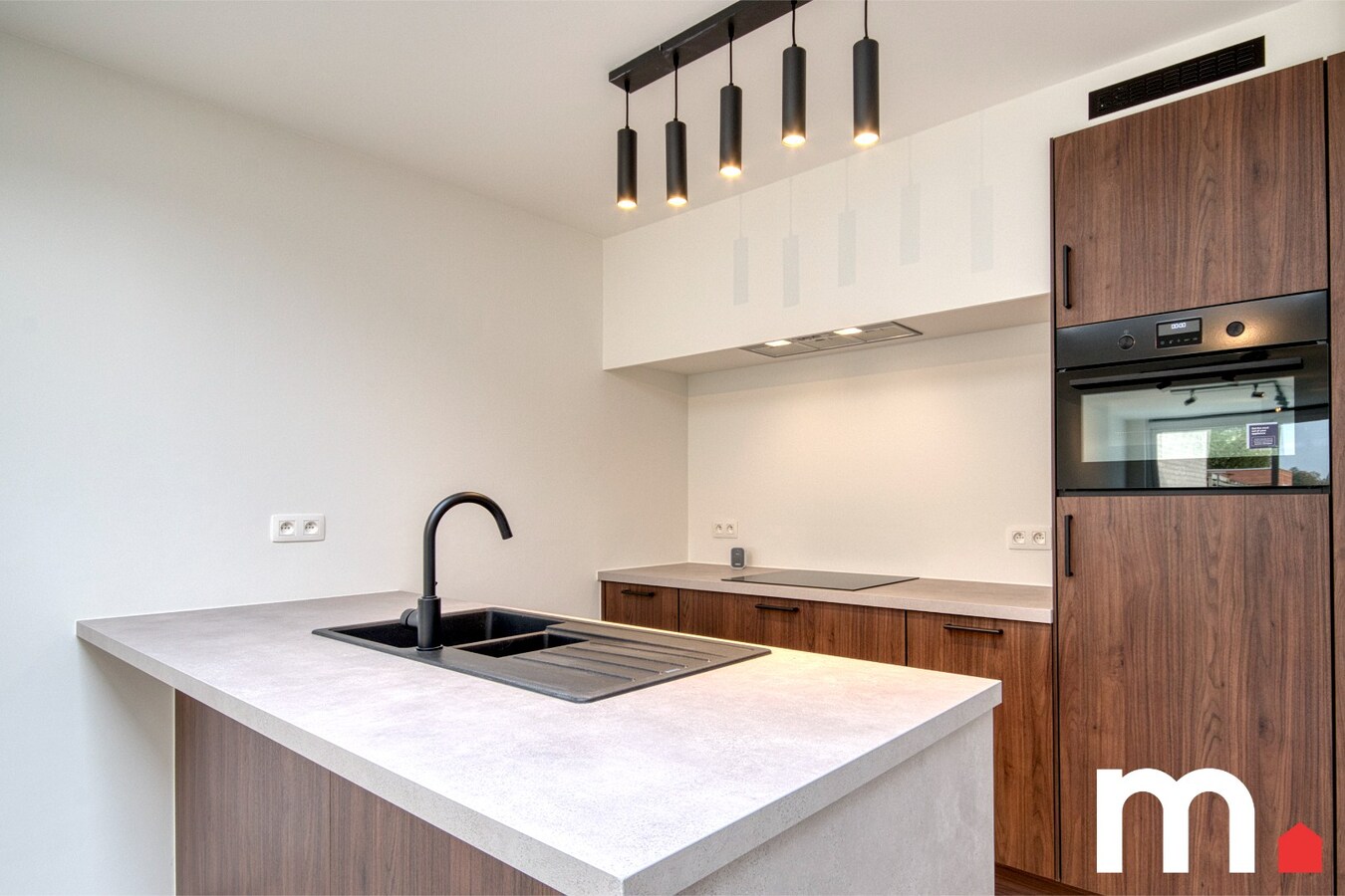 Topper te Heule met EPC A en uitweg achteraan ! 