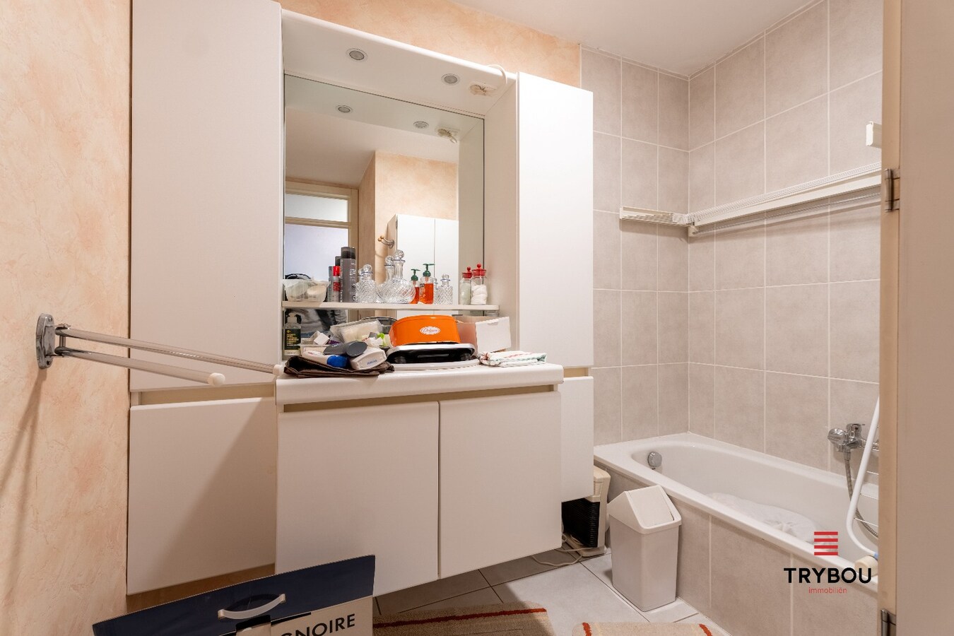 Uiterst ruim appartement met twee slaapkamers in Centrum Langemark 