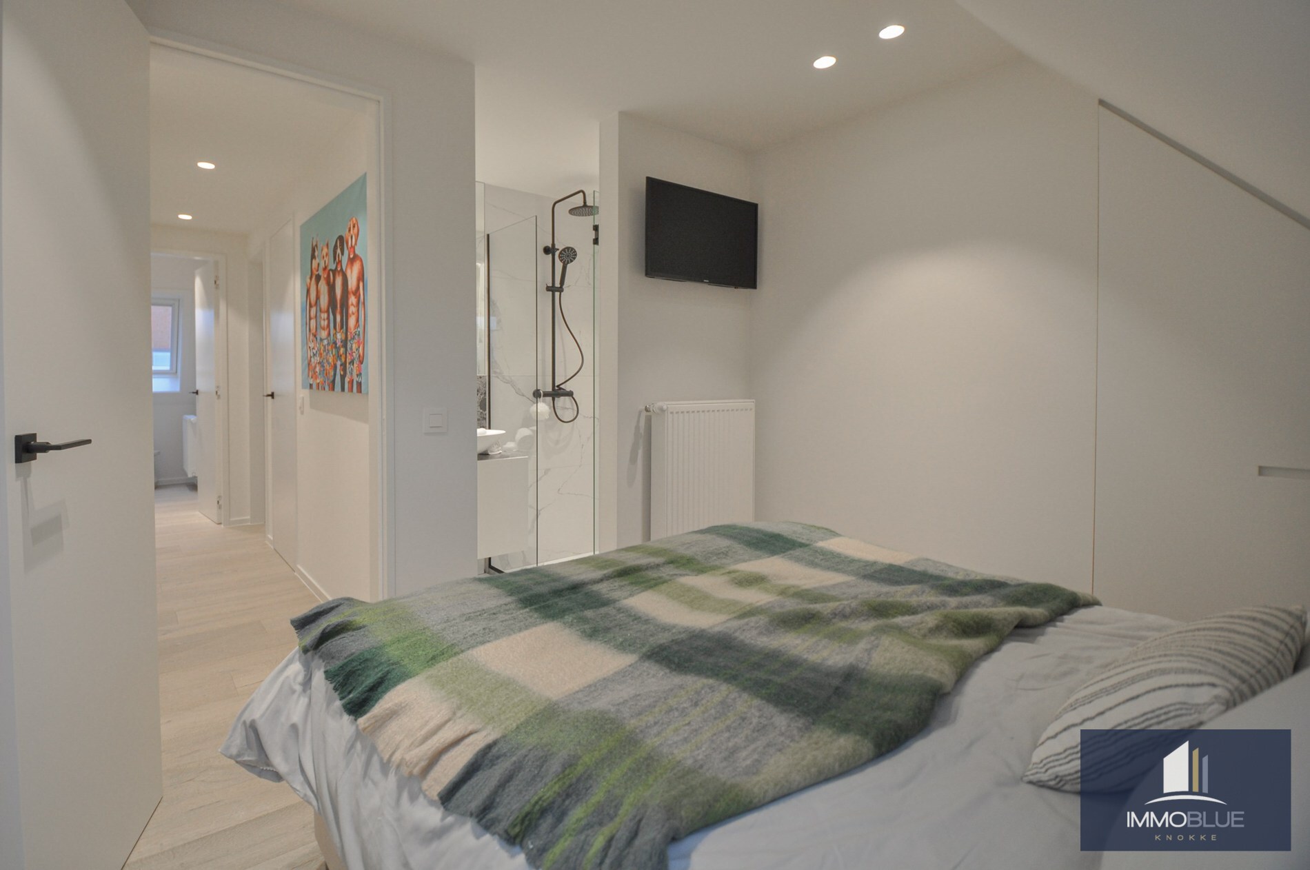 Appartement entièrement rénové avec deux grandes terrasses. 