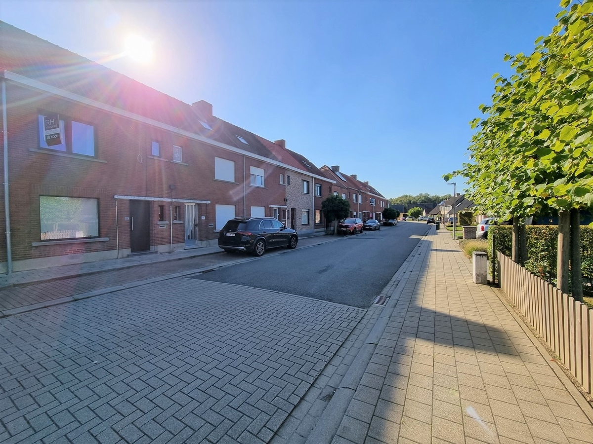 Leuke, volledige gerenoveerde woning met tuin - Roeselare 