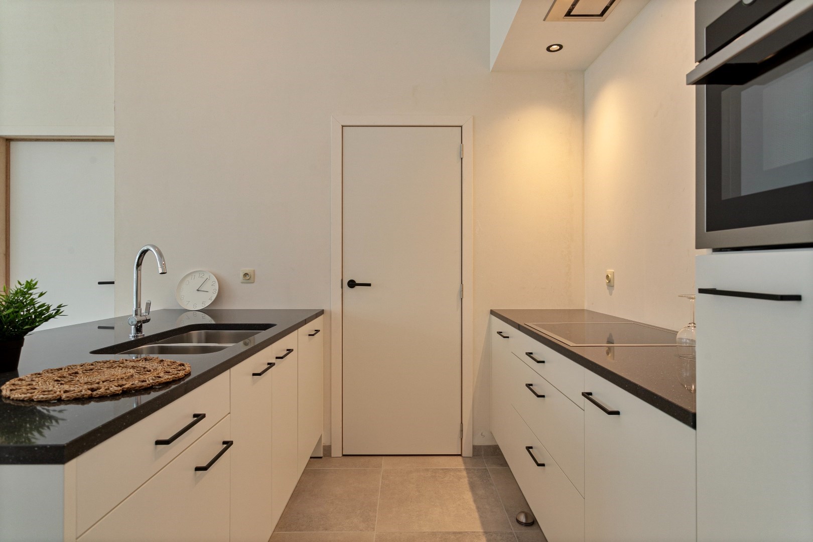 Volledig afgewerkt appartement met 2 slaapkamers en terras. 