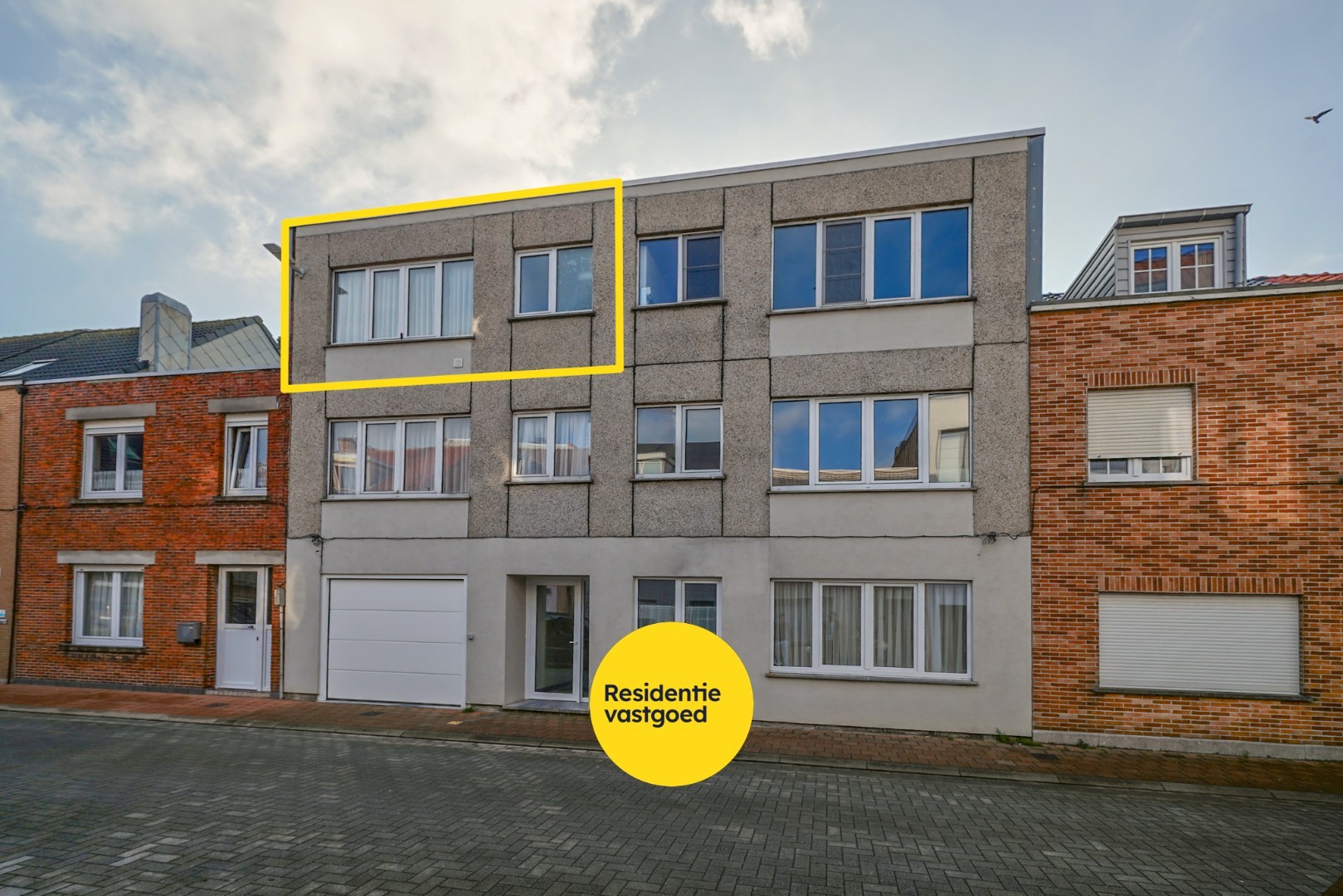 Instapklaar appartement met 2 slaapkamers– op wandelafstand van zee en winkels 
