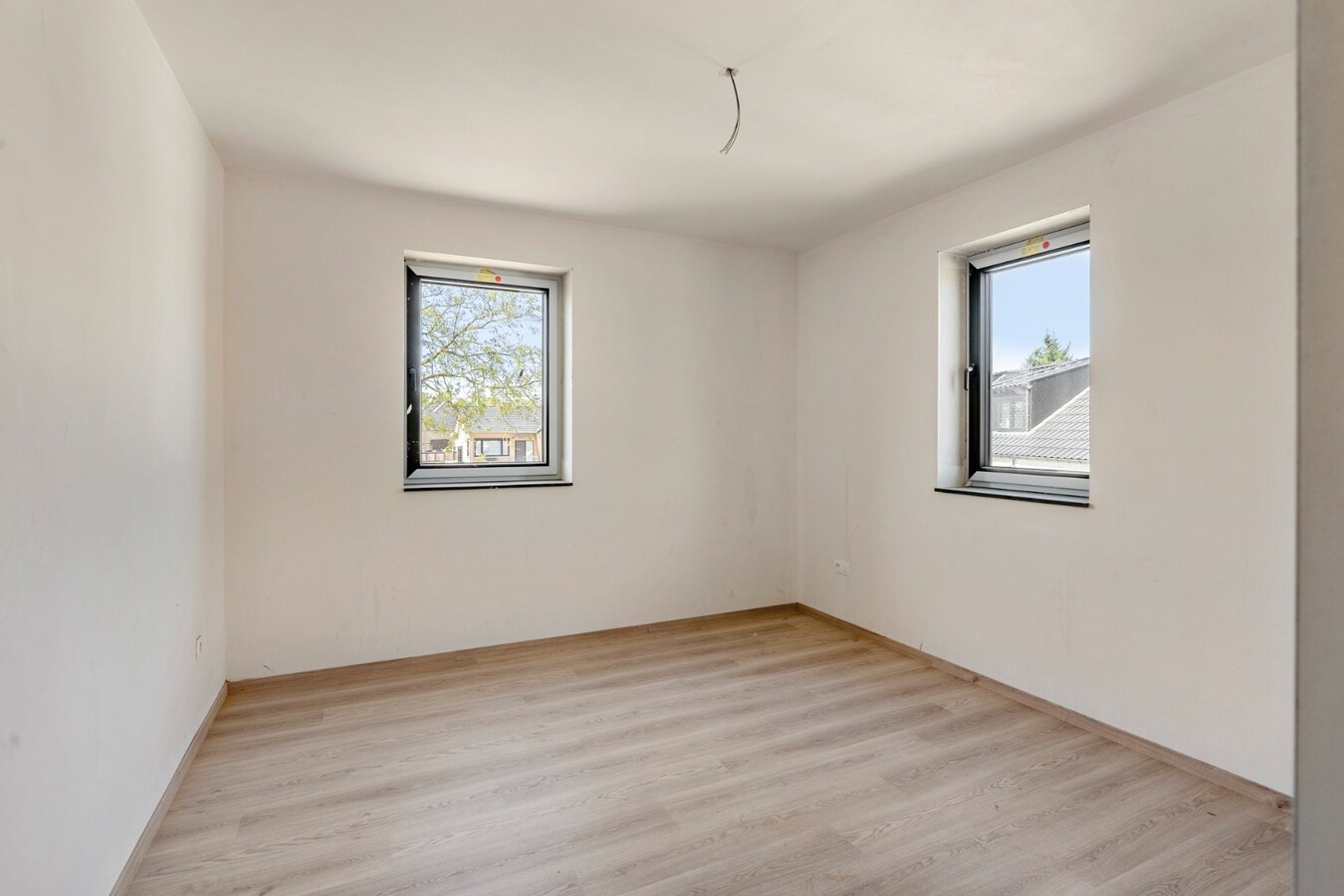 Afgewerkte halfvrijstaande BEN-woning op een perceel van 4a62ca in landelijk project te Voorshoven, een gehucht van Neeroeteren! 