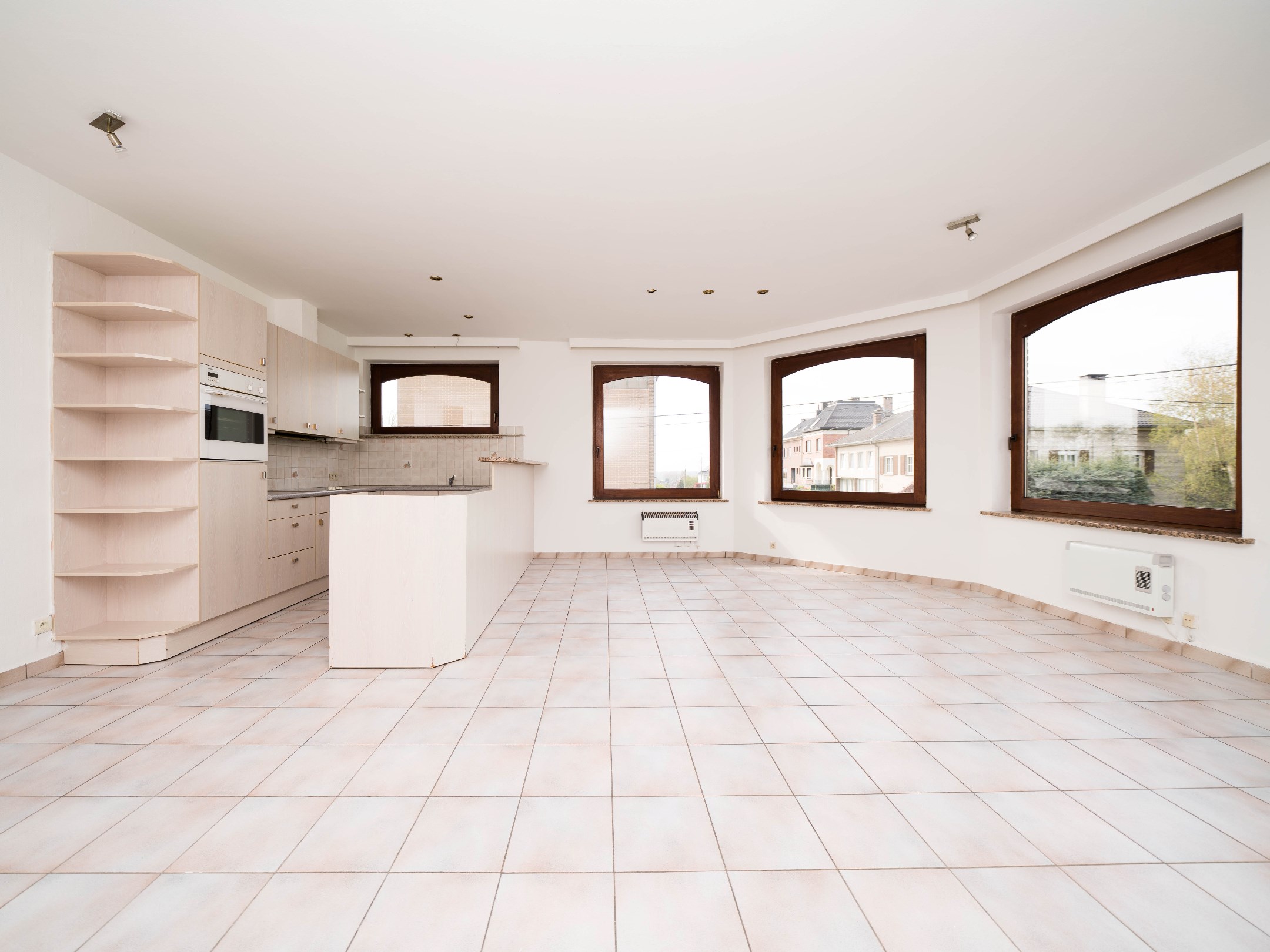 Ruim (102m²) 2-kamer appartement in kleinschalig gebouw 