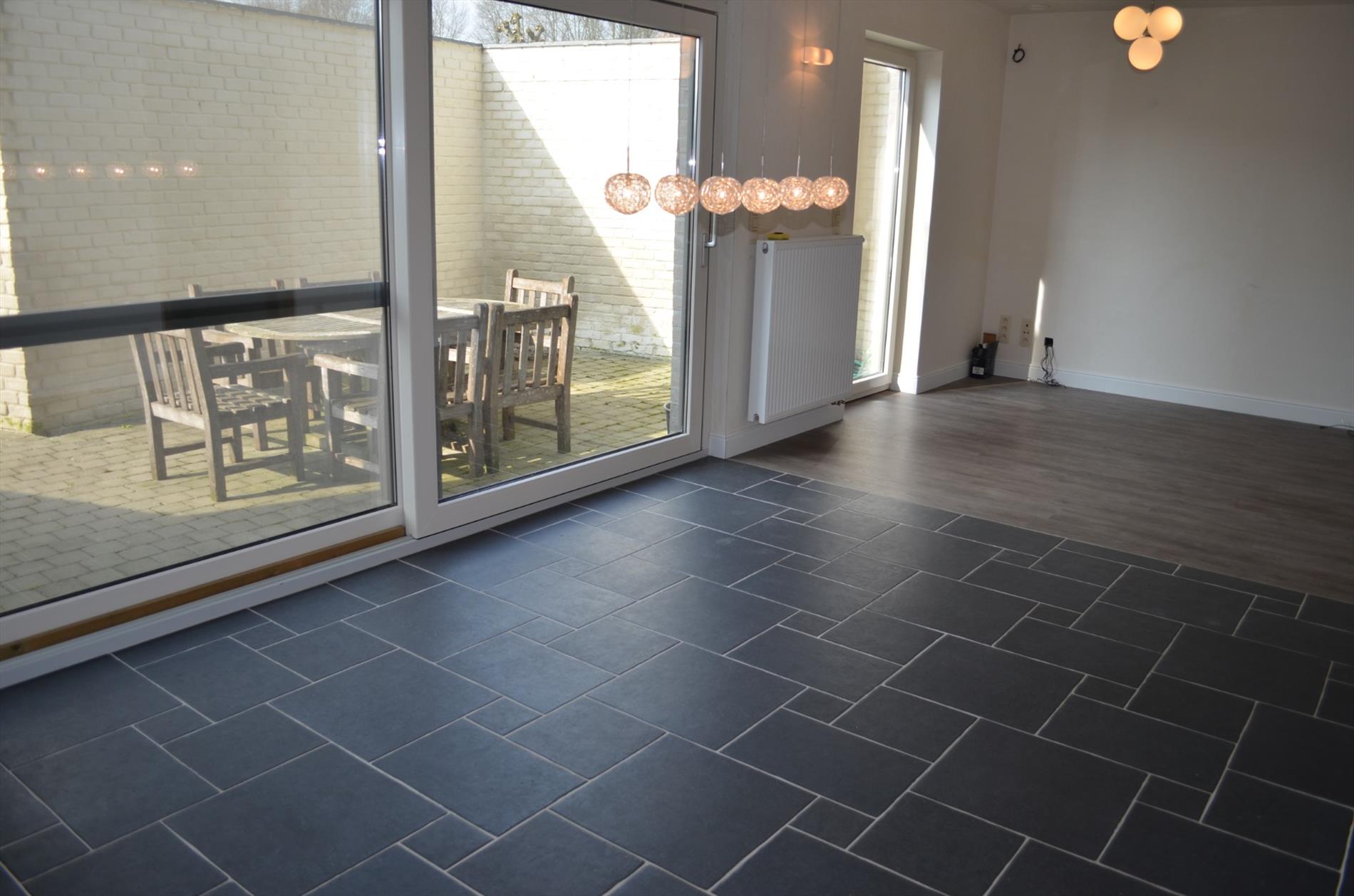 Knappe nieuwbouw gezinswoning te Waarschoot 