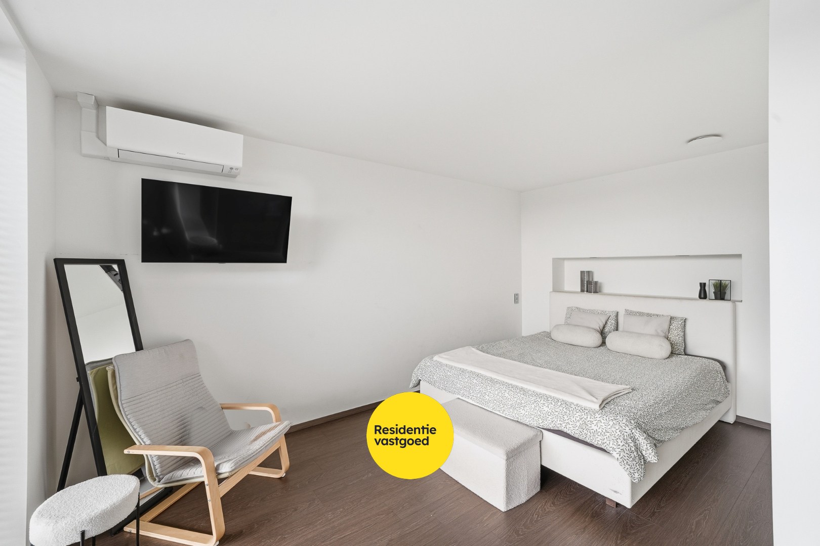 Ruime lichtrijke nieuwbouwvilla in centrum Oudenburg 