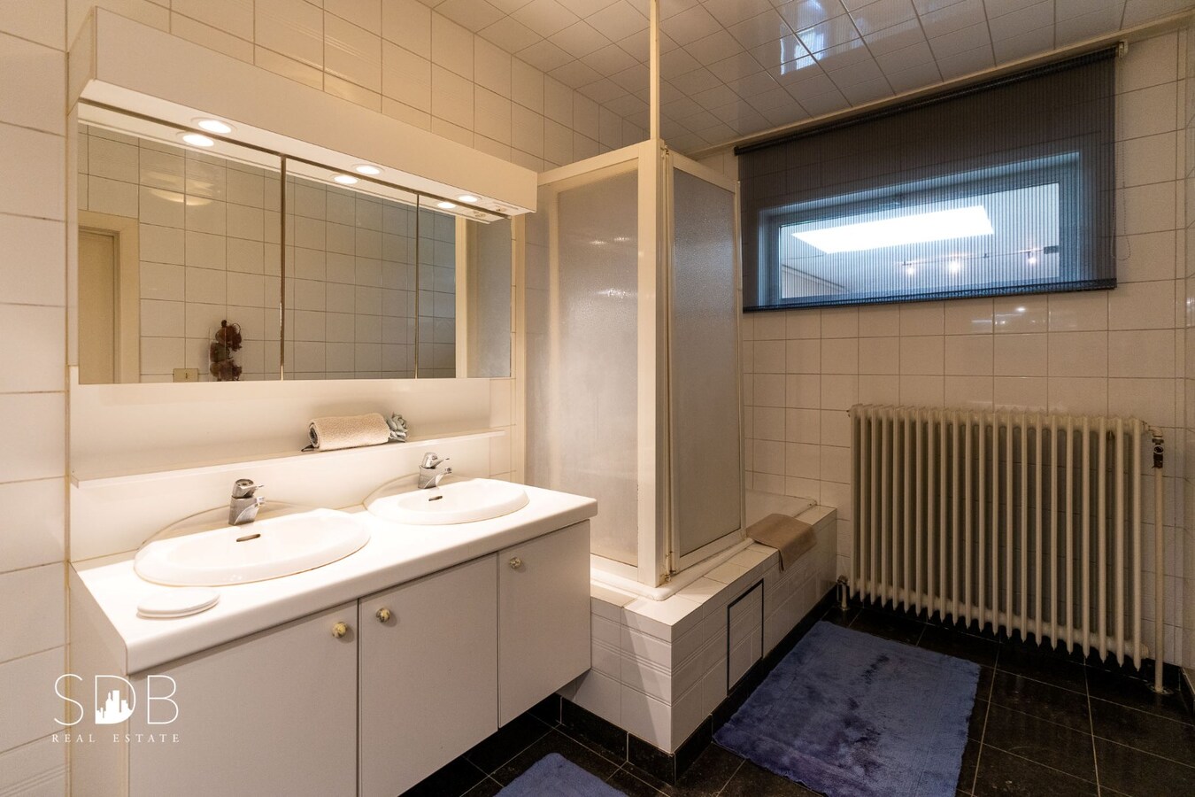 Vrijstaande gezinswoning in bungalowstijl met grasland op circa 1ha. 