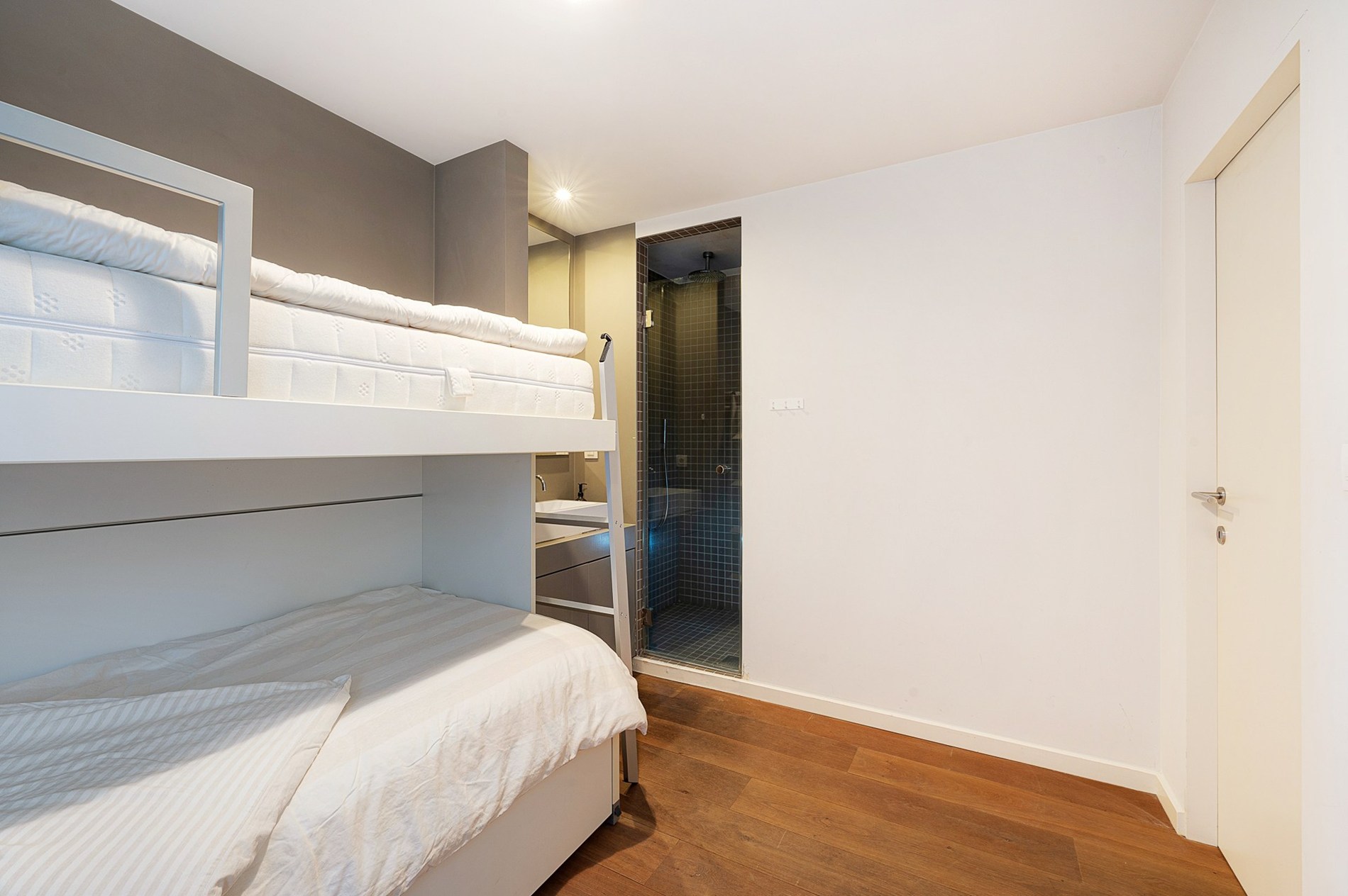 Recent 2-slaapkamer appartement centraal gelegen vlakbij zee in Knokke 