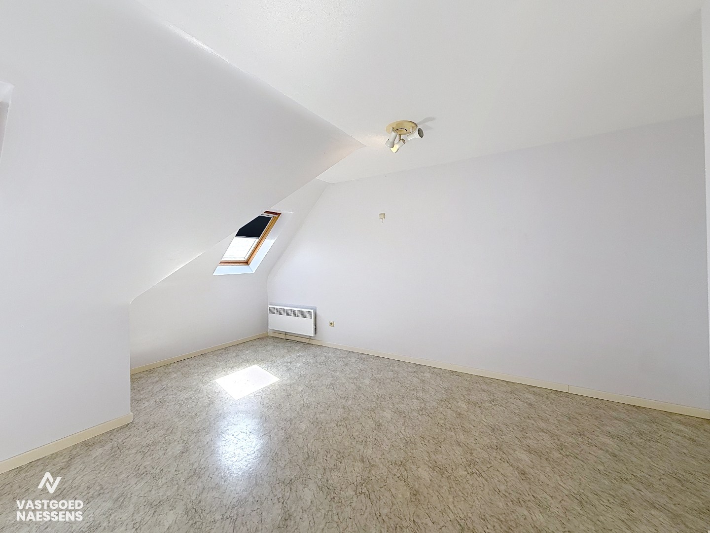 DUPLEX-APPARTEMENT MET 1 SLPK EN TERRAS 