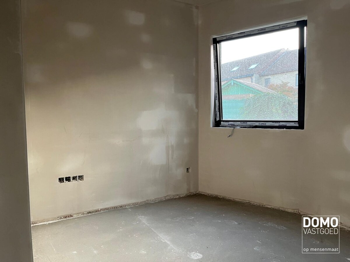 GELIJKVLOERS NIEUWBOUWAPPARTEMENT MET TUIN IN HASSELT 