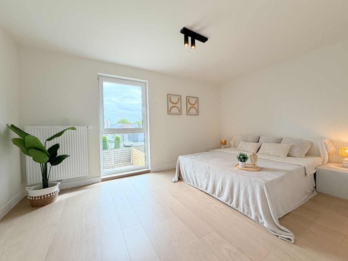 Fantastische 4-slaapkamerwoning in gegeerde buurt te Heule *** NONO INSPIRED *** 