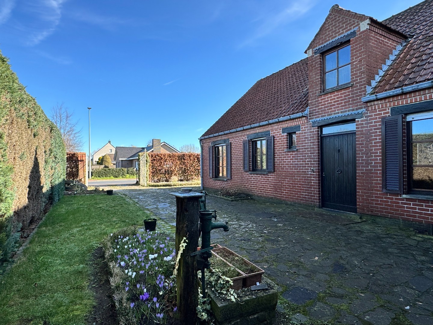 Charmante woning met garage en tuin op 963 m² te Zulte 