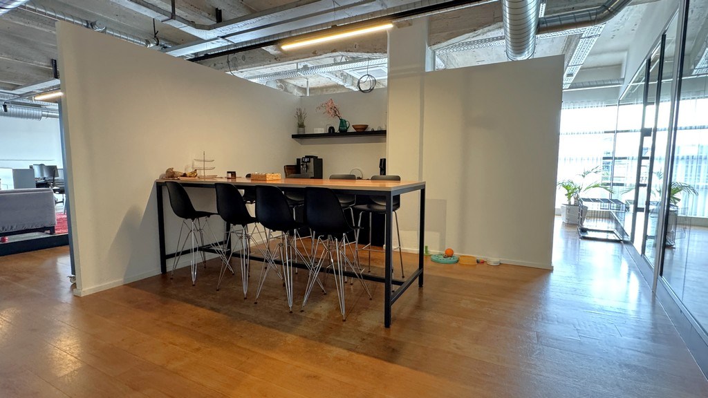 Loftkantoren te huur in Handelsdokcenter bij Gent-Dampoort