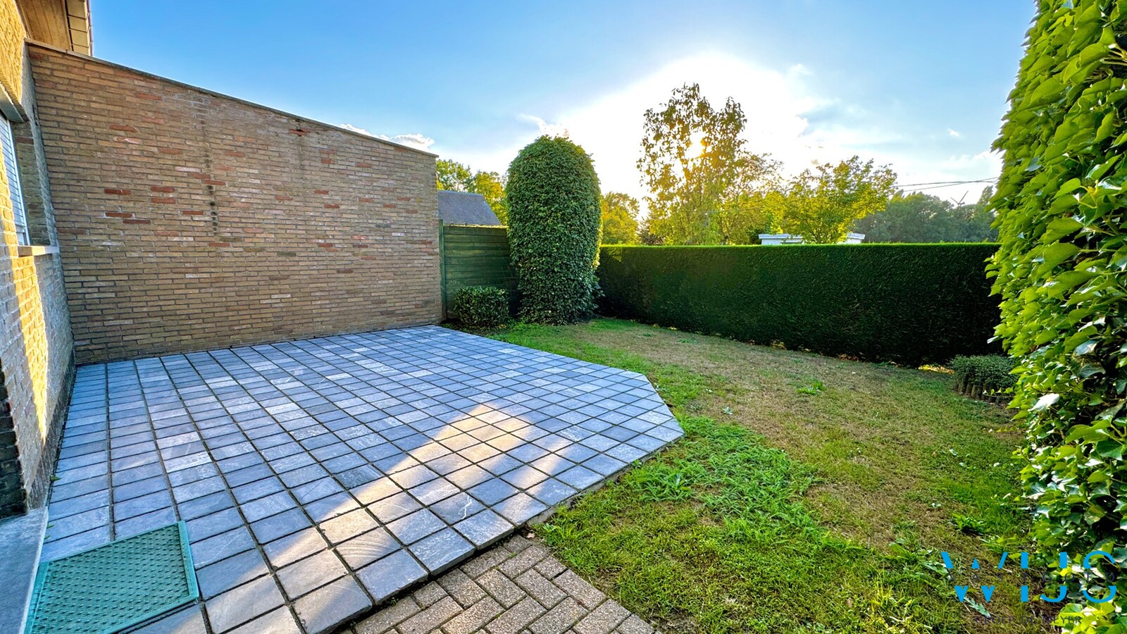 Halfopen bebouwing op mooi perceel van 951 m² te Oosteeklo 