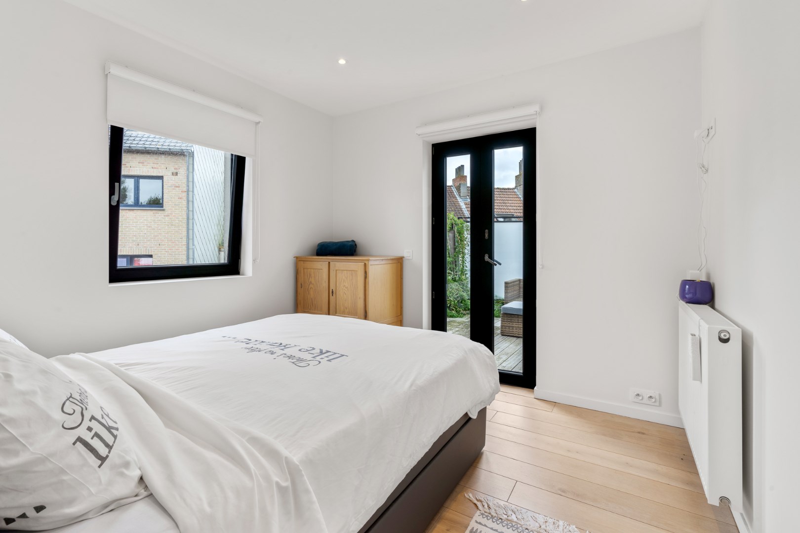 Magnifique appartement de 2 chambres avec terrasse ensoleillée, à proximité du centre. 