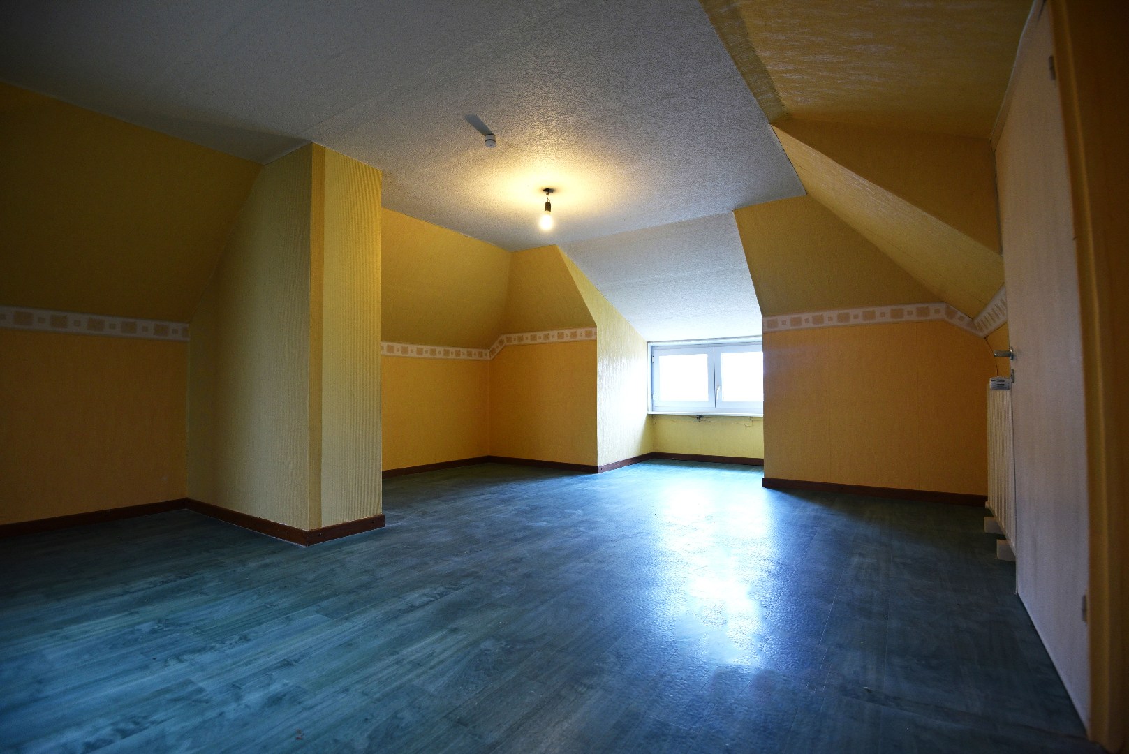 Woning met 1 slpk en dubbele garage te Adegem 