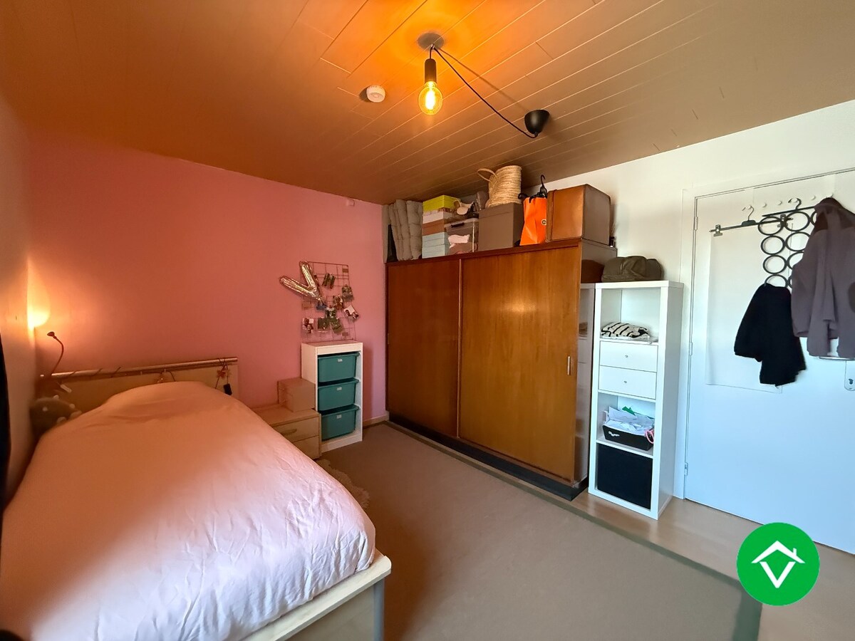 Centraal gelegen woning met 3 slaapkamers en aangename tuin te Roeselare! 