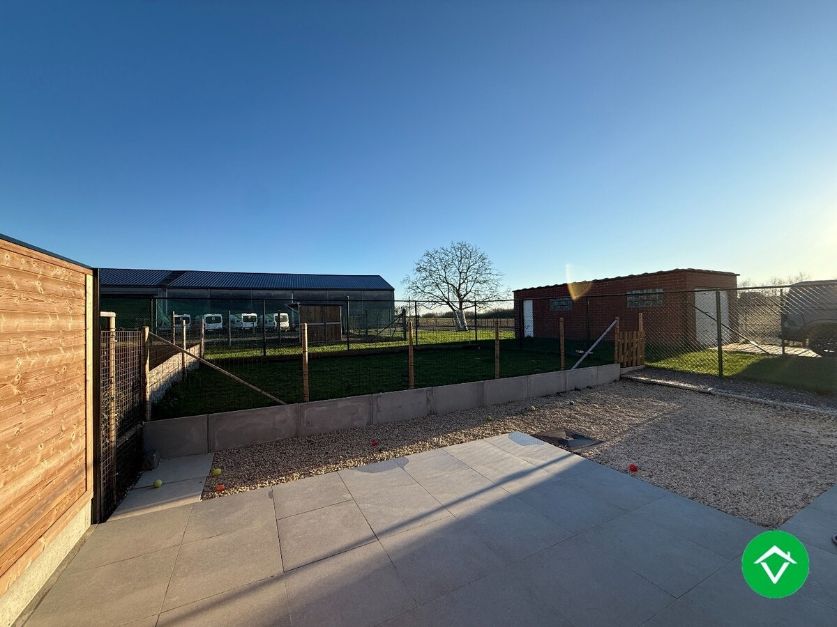 Nieuwbouwwoning met 3 slaapkamers, carport en tuin 