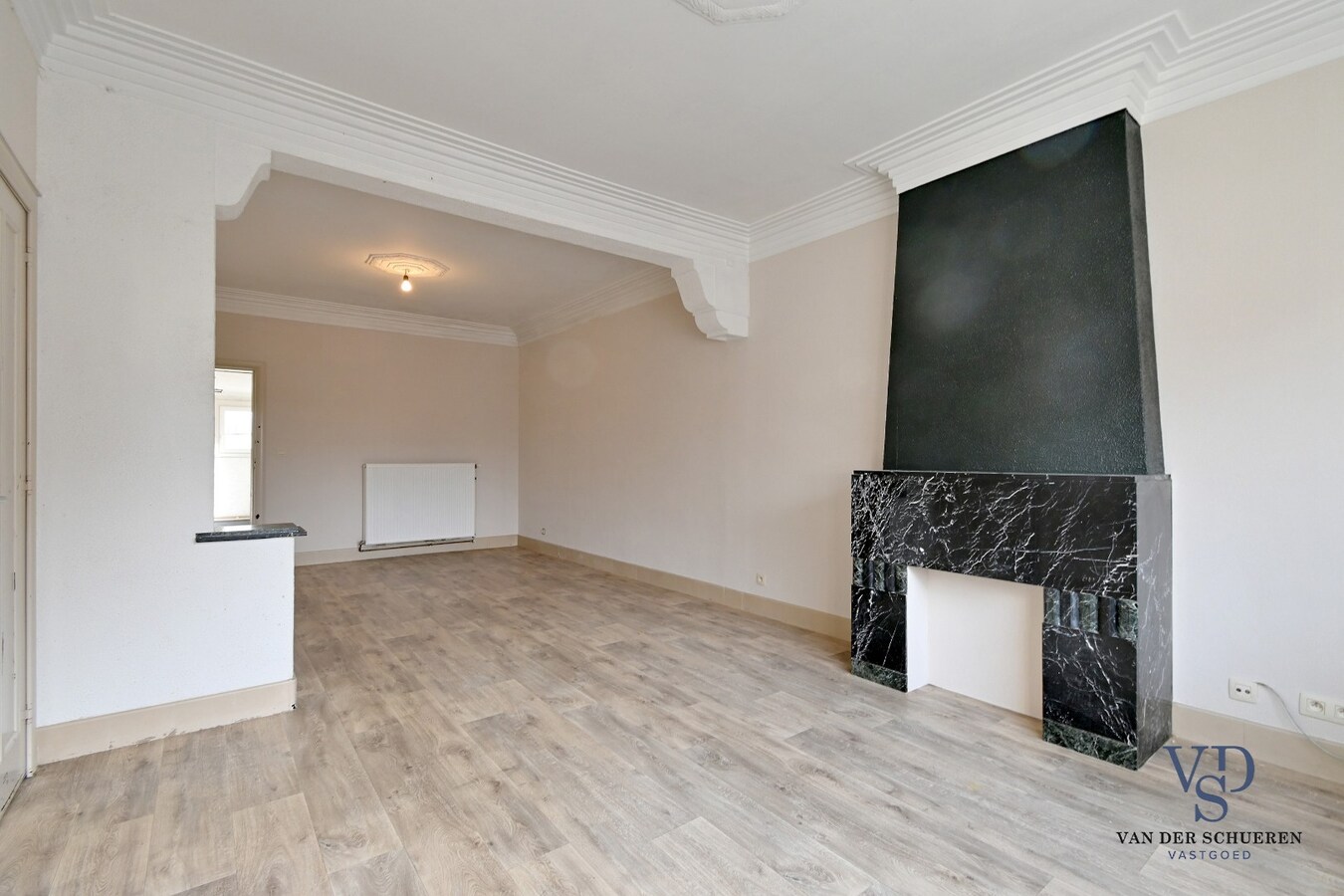 Te renoveren woning in centrum Balegem. 