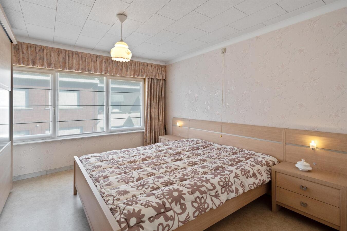 Ruime halfopen woning met 5 slaapkamers in het Centrum van Houthulst 