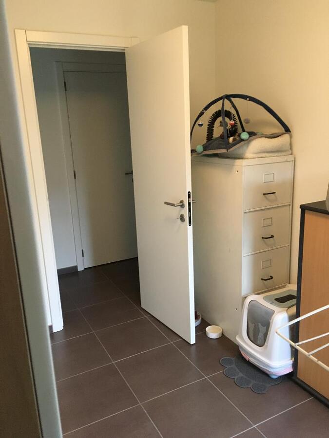 Ruim, modieus 2 slaapkamer appartement 