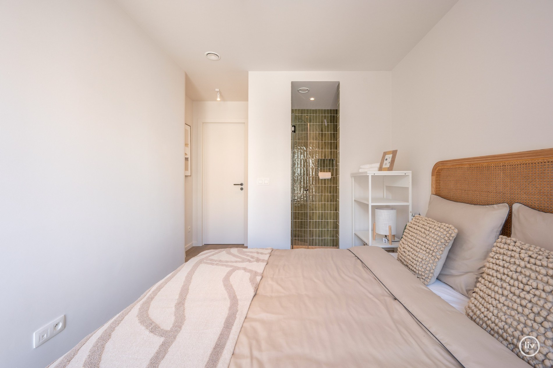 Zuidgericht nieuwbouwappartement met 2 slaapkamers op topligging aan de Kustlaan. 