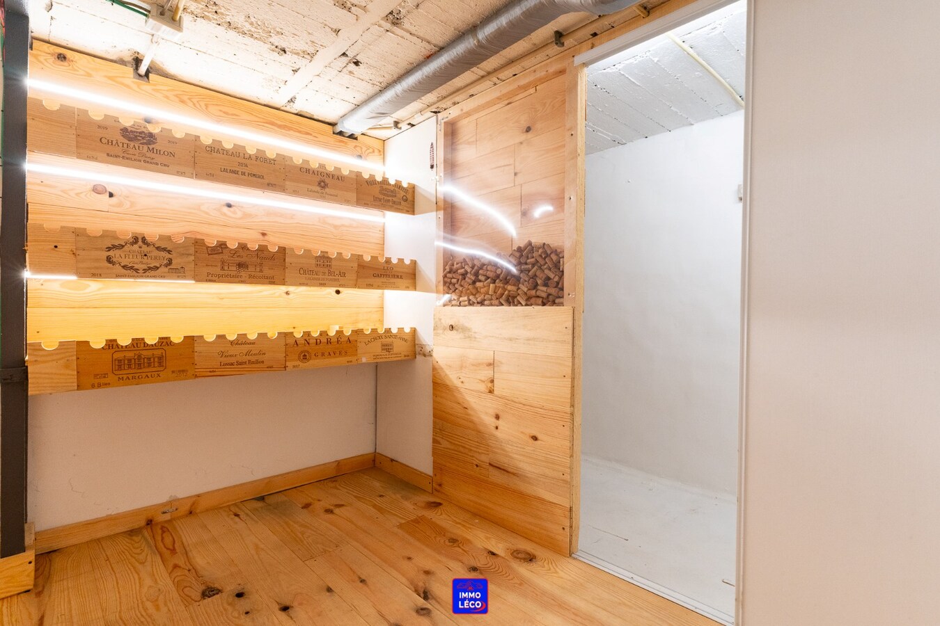 3 façades avec jardin et garage située à "La Coquinie". 