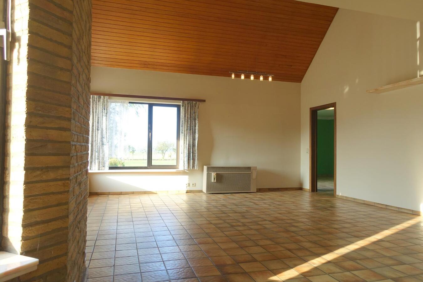 Rustig gelegen villa met garage 