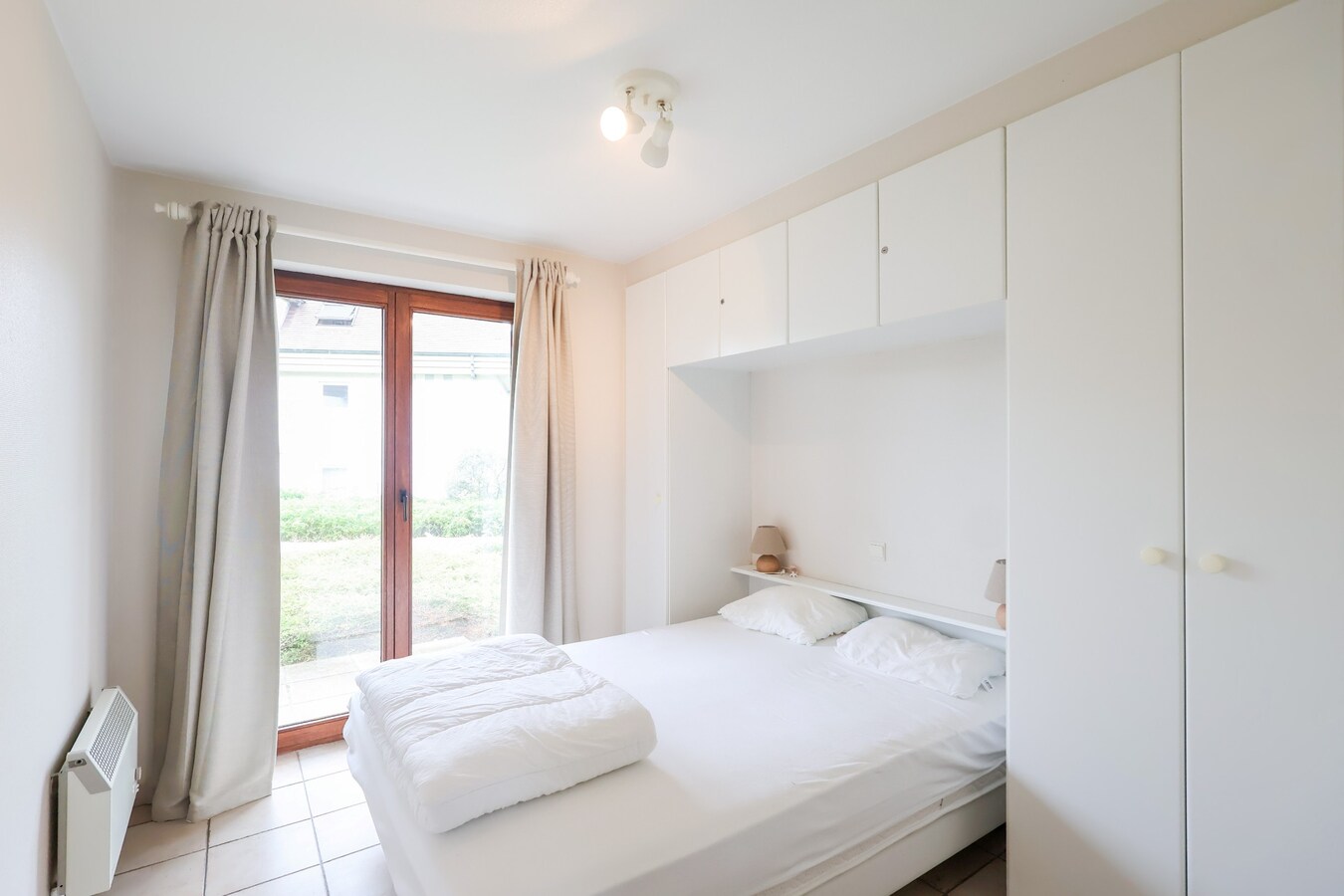 Instapklaar gelijkvloers appartement op wandelafstand van de Zeedijk en het strand! 