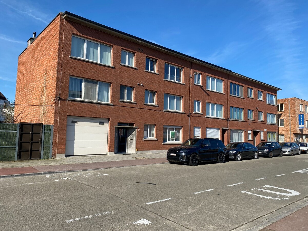 8 instapklare appartementen met 2/3 slaapkamers en 10 garages 