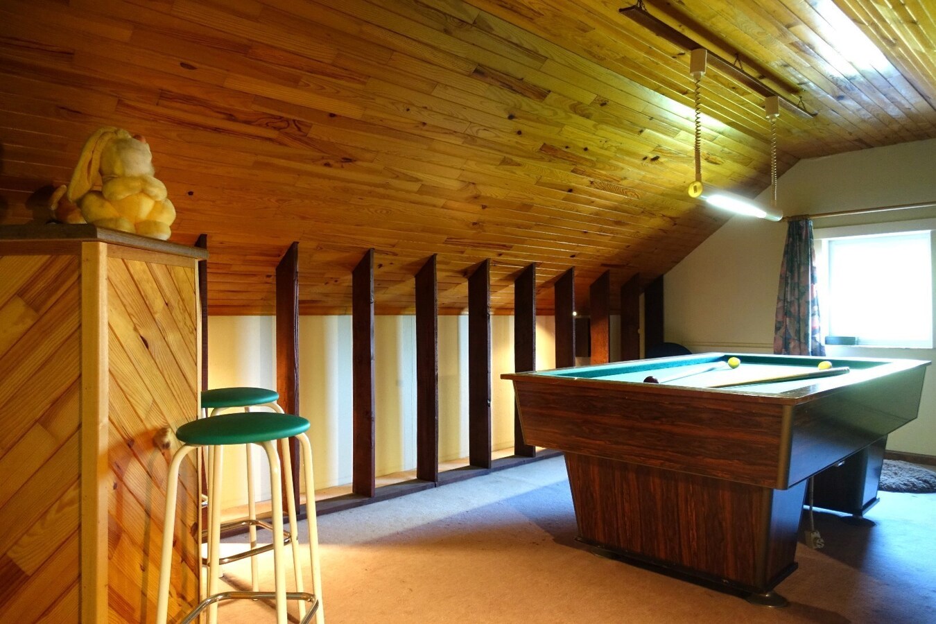 Rustig gelegen - perfect onderhouden - alleenstaande villa met 5 slaapkamers op 993 m² 