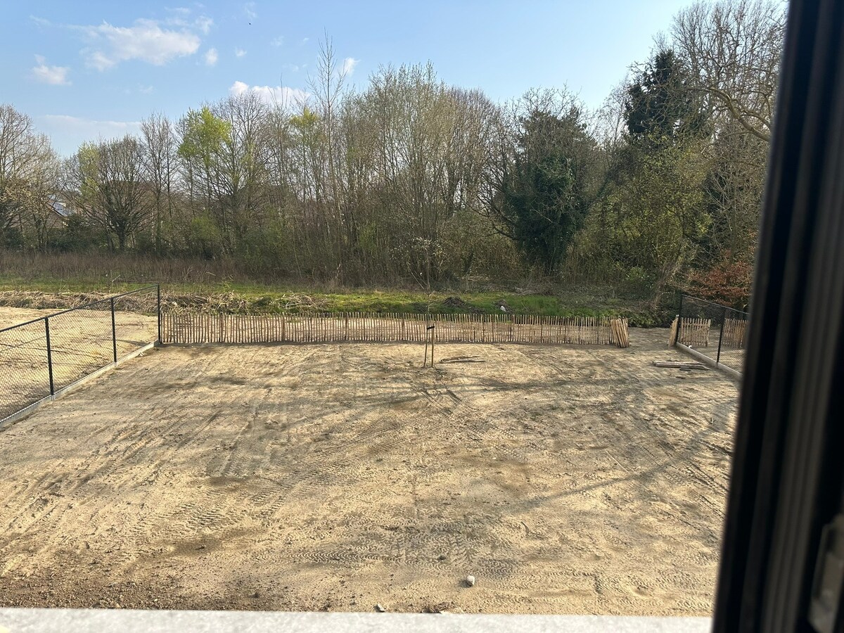 Nieuwbouw instapklare woning met 4 slaapkamers (waarvan 1 gelijkvloers) 