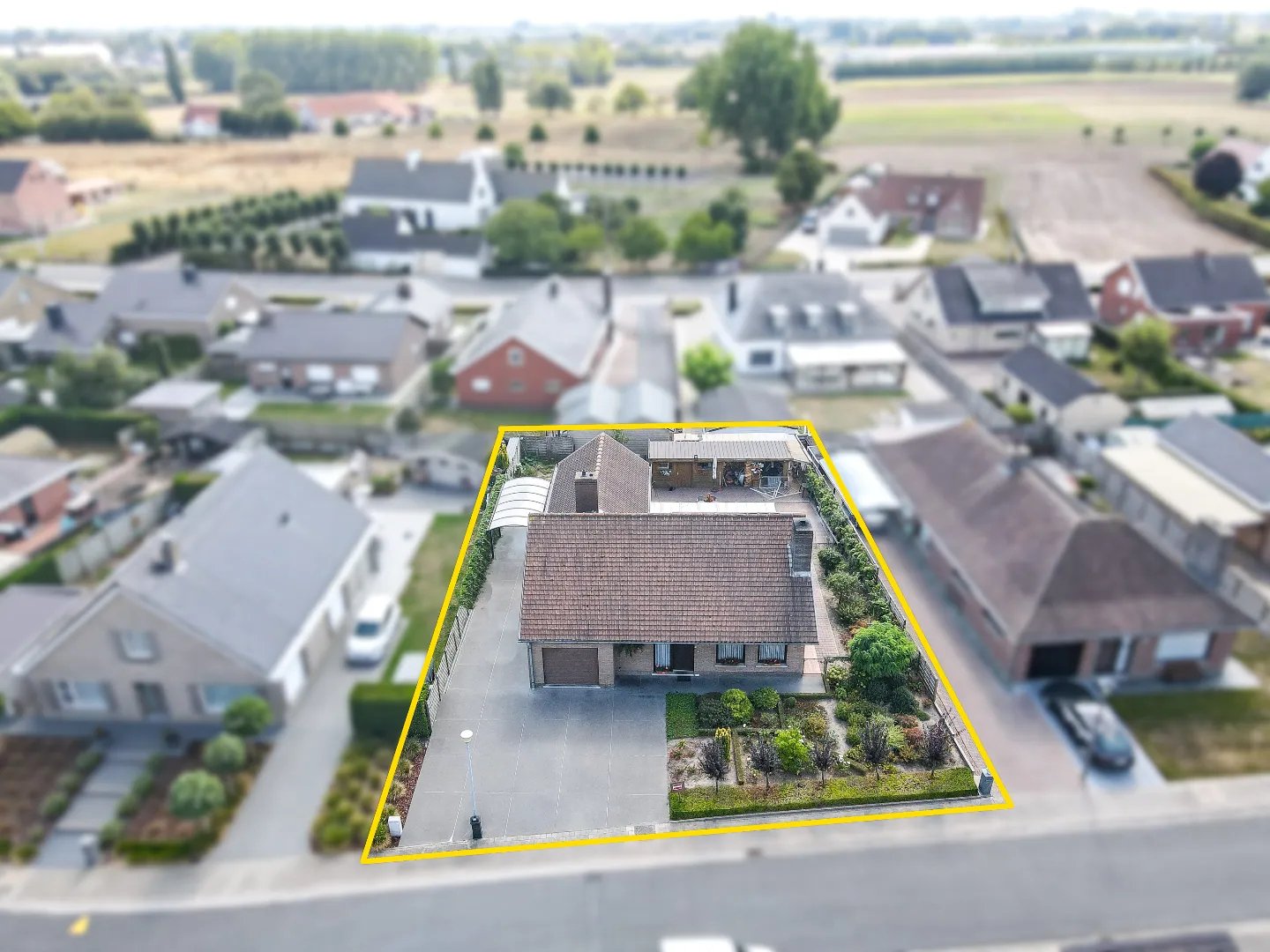 Alleenstaande villa met 4 slaapkamers in Kortemark!