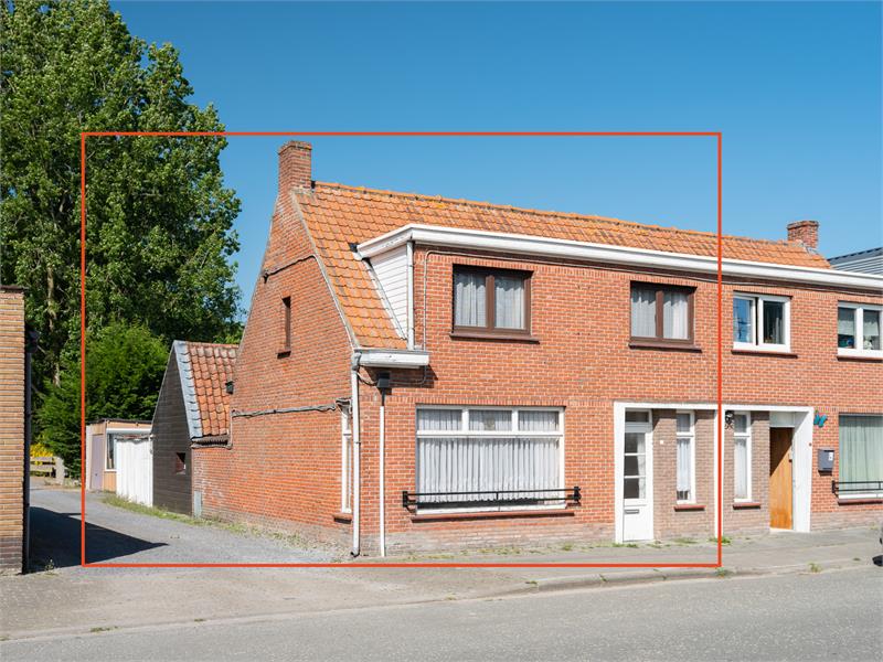 Charmante halfopen woning te Watervliet met potentieel. 