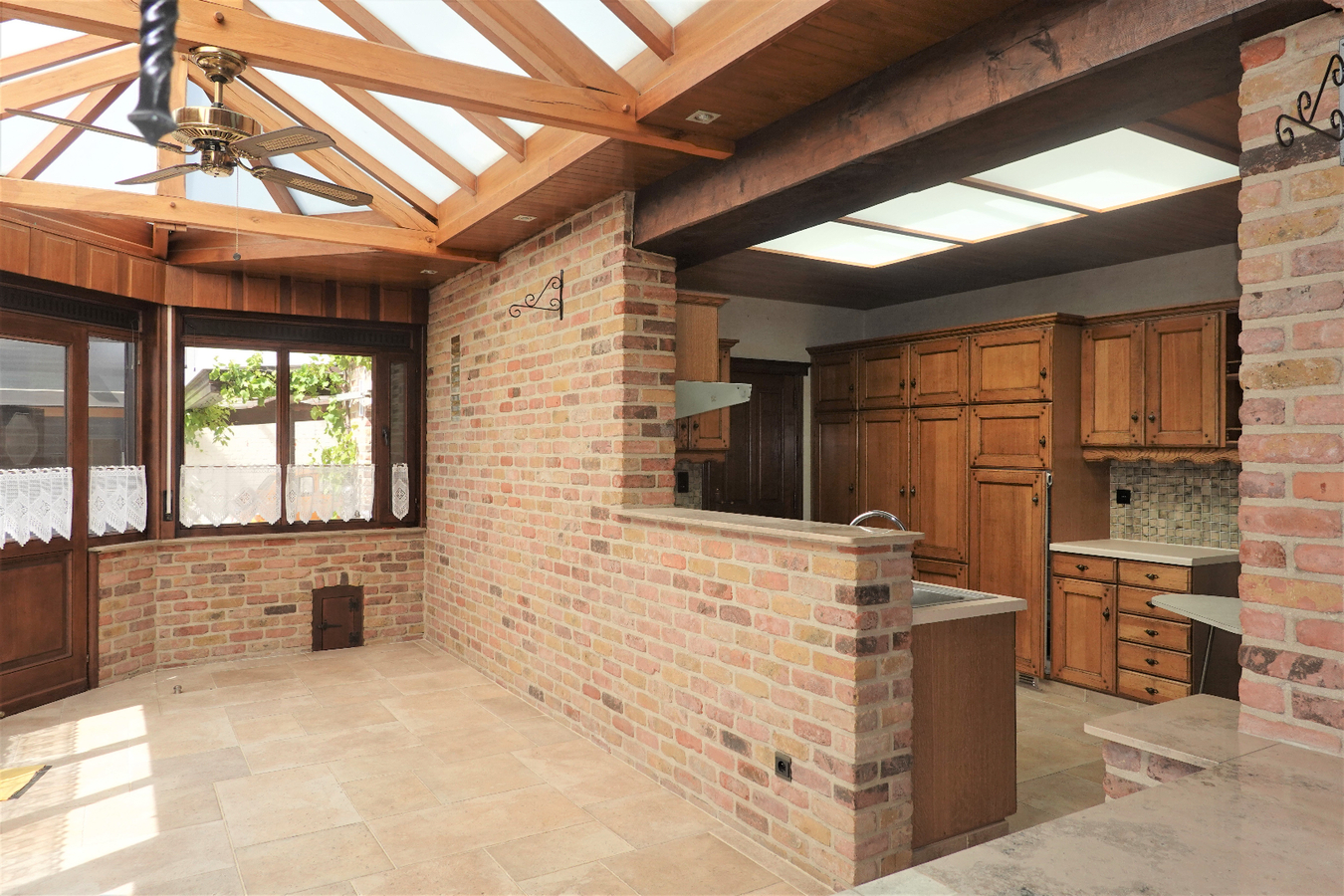 Halfopen woning op gunstige ligging ( zonder loods ) 