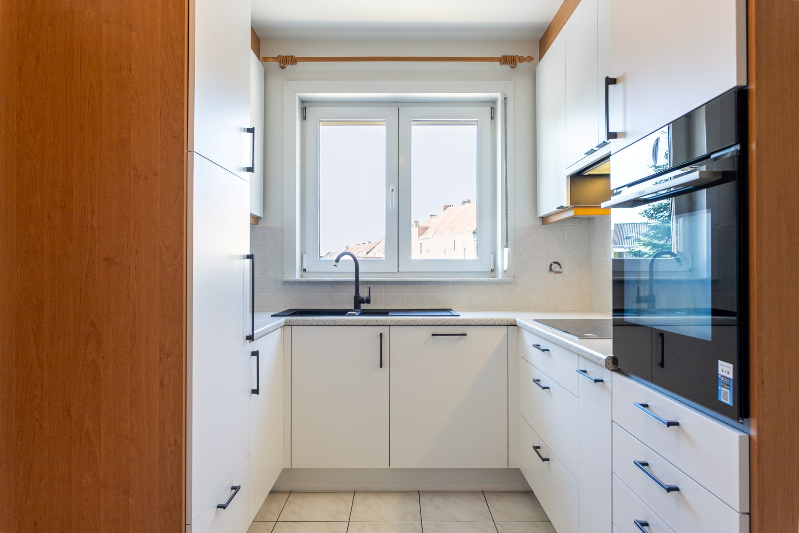 Instapklaar 2 slpk appartement met garage te Halle 