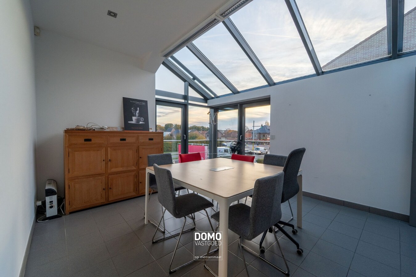 Industrieel vastgoed met sterke visibiliteit en tal van mogelijkheden 