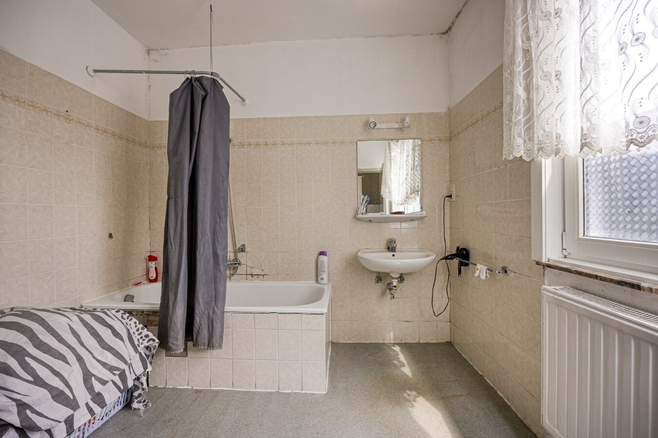 Gebouw/herenhuis bestaande uit 3 appartementen te Tienen 