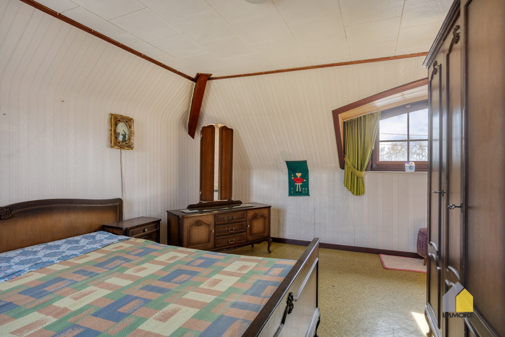 Te renoveren, statige woning op mooi perceel van 23 a 90 ca. 