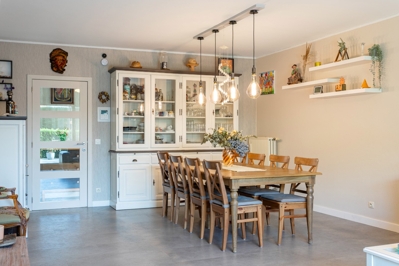 Instapklaar 2 slpk appartement met garage te Halle 