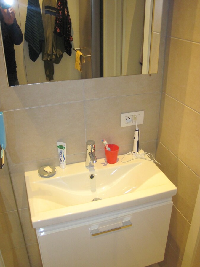 Lichtrijk 2 slaapkamer-appartement nabij de Sterre. 