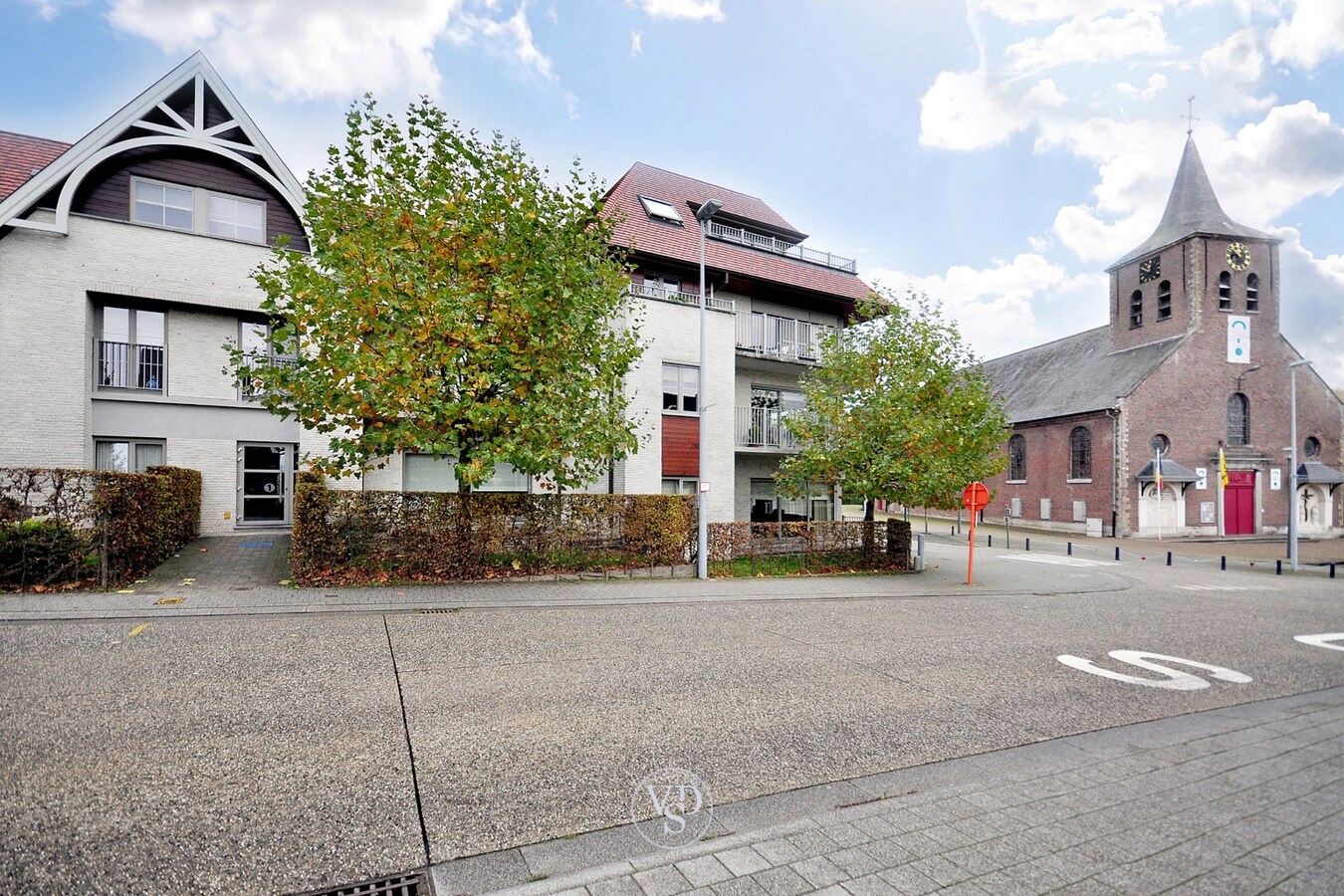Exceptioneel appartement in hartje Dikkelvenne. 