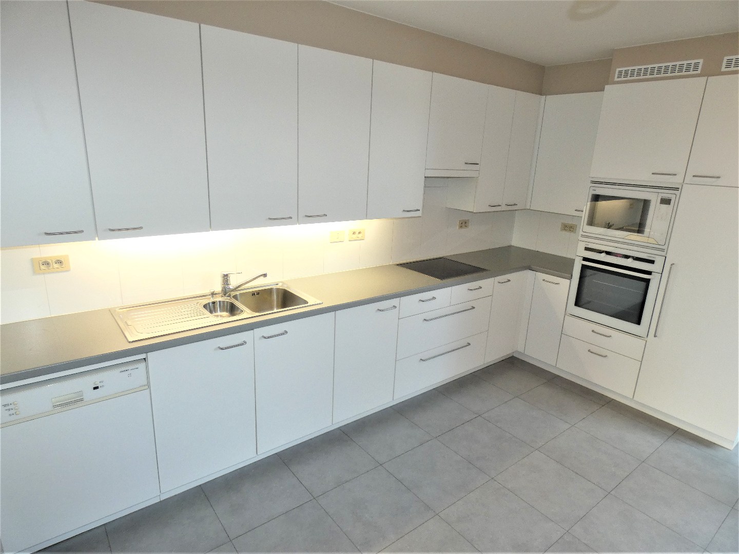 Prachtig appartement (165 m²) met 3 slpk, garage en zonneterras, Torhout 