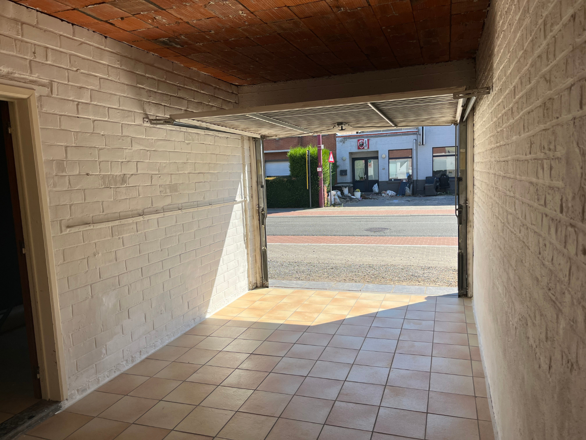 Ruim 2-slpk-appartement mét terras te Gavere-Asper 