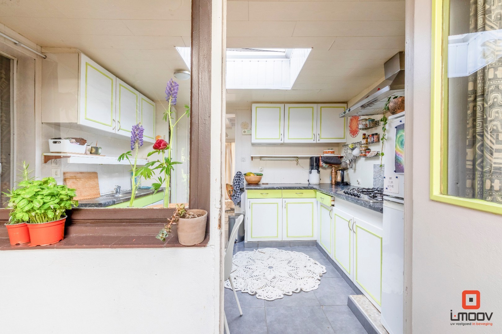 Karaktervolle tuinwijkwoning met unieke architectuur en garage te Gentbrugge 