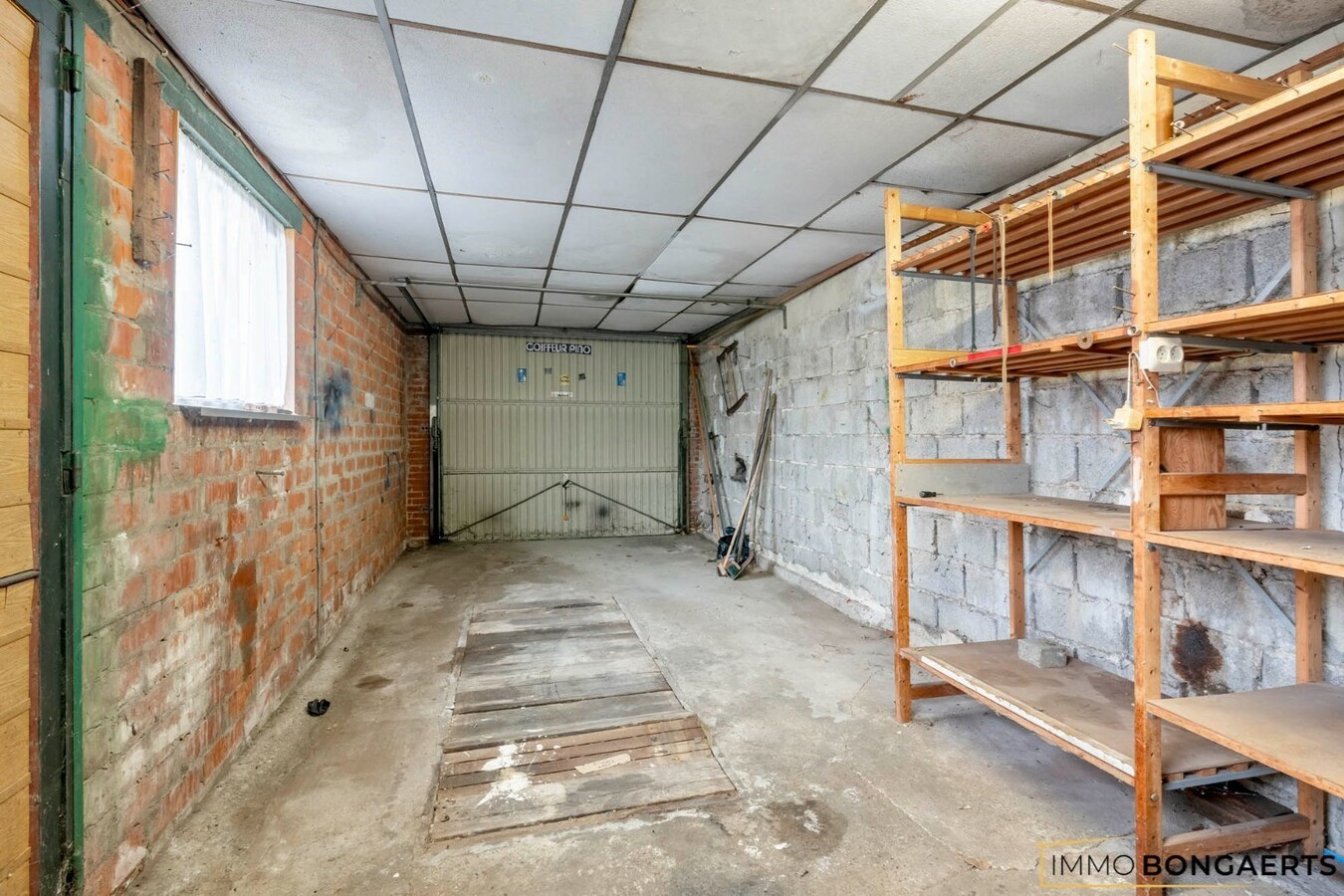 Ruime woning met vier slaapkamers 