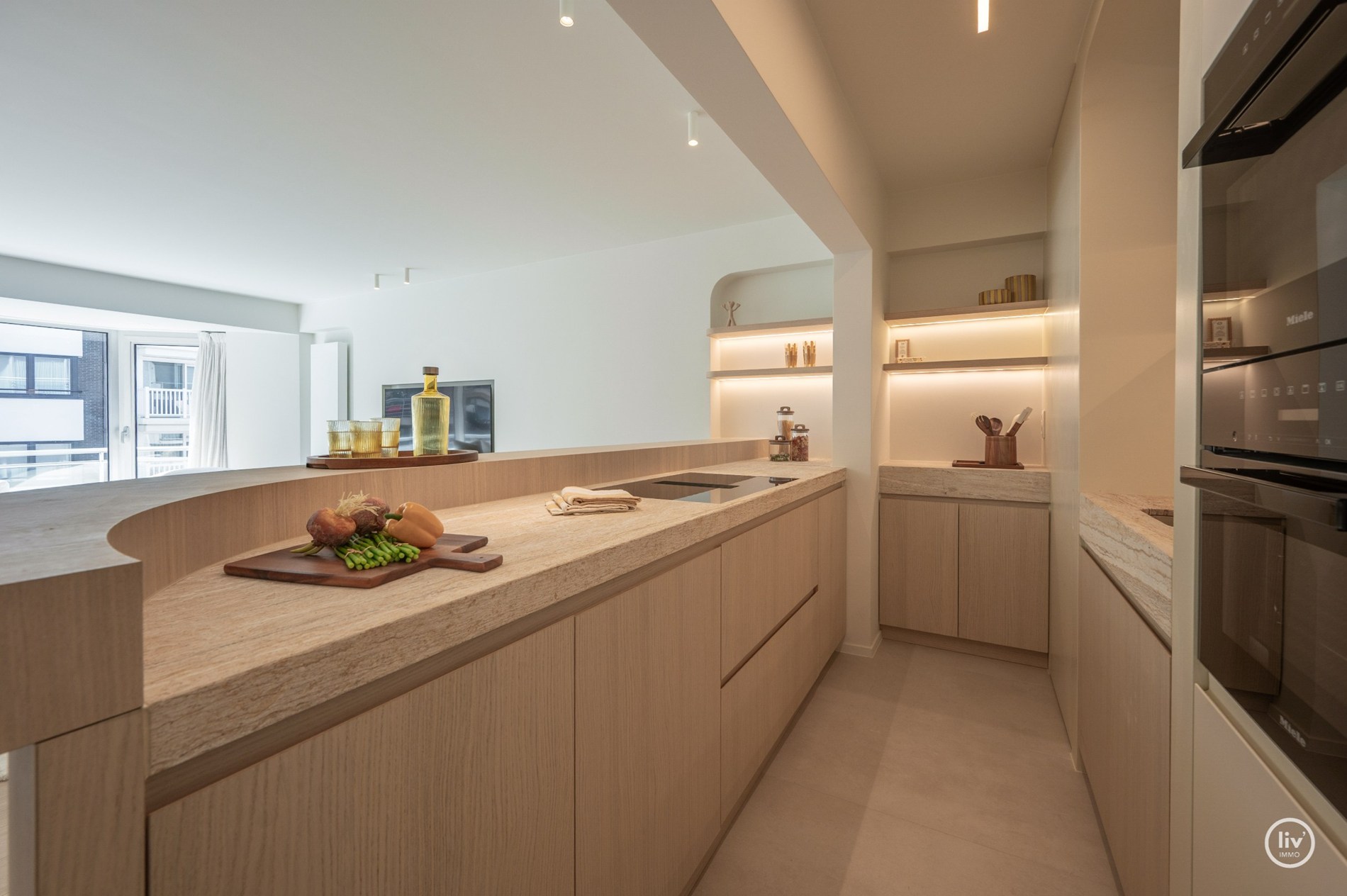 Appartement de plus de 3 chambres avec des finitions très luxueuses et possibilité de garage dans l'immeuble. 